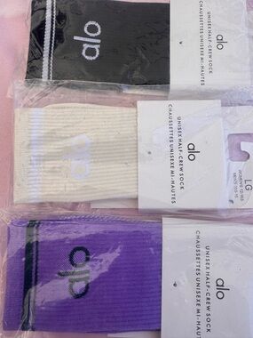 ALO Yoga Unisex Half-Crew Socks -  (3-Pack)